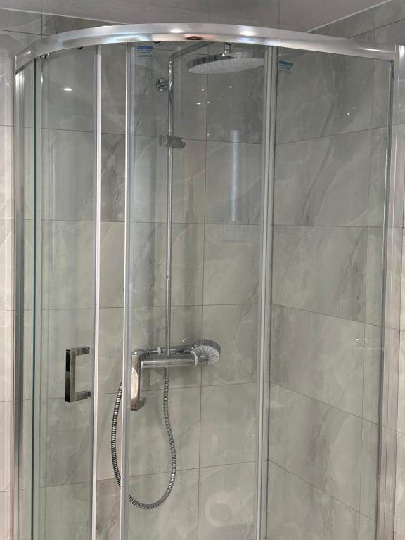 Newly Build 2BR Property with free parking