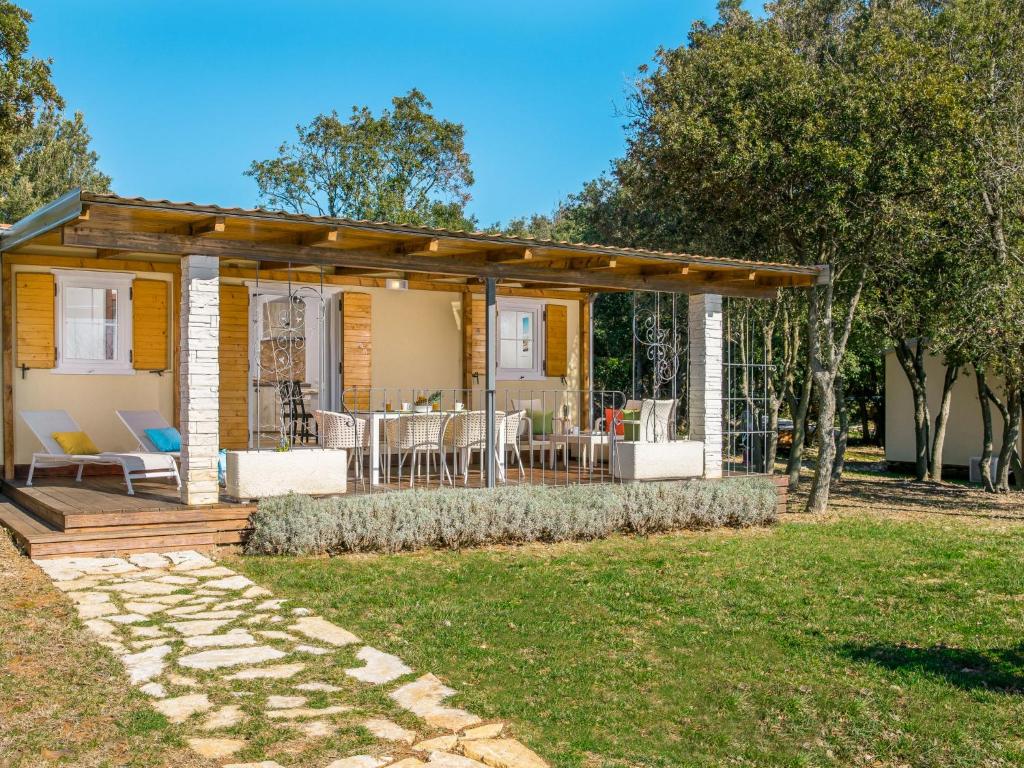 Holiday Home Mobilhome Deluxe by Interhome