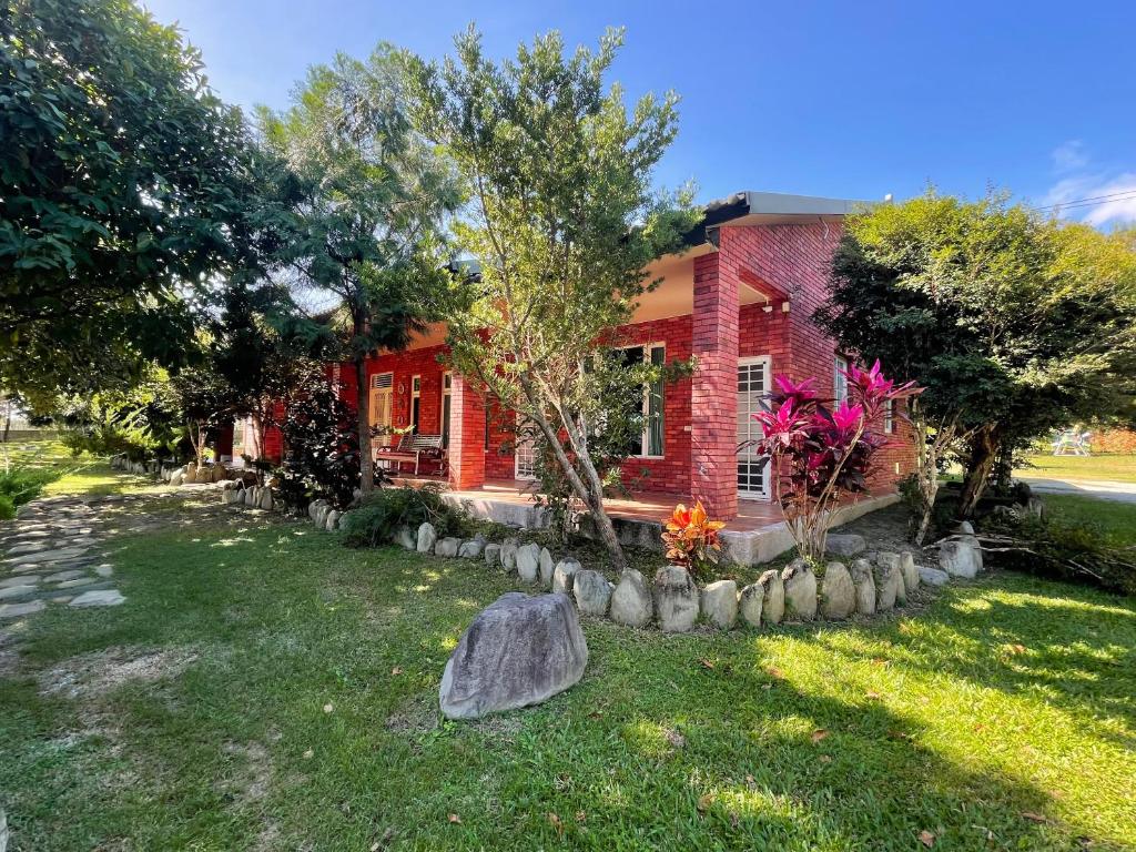 Happiness AIR B&B