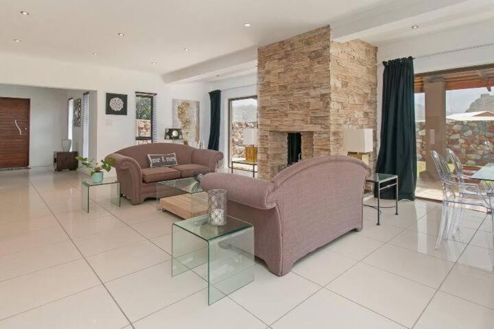 Sea Breeze Guest House & Self Catering