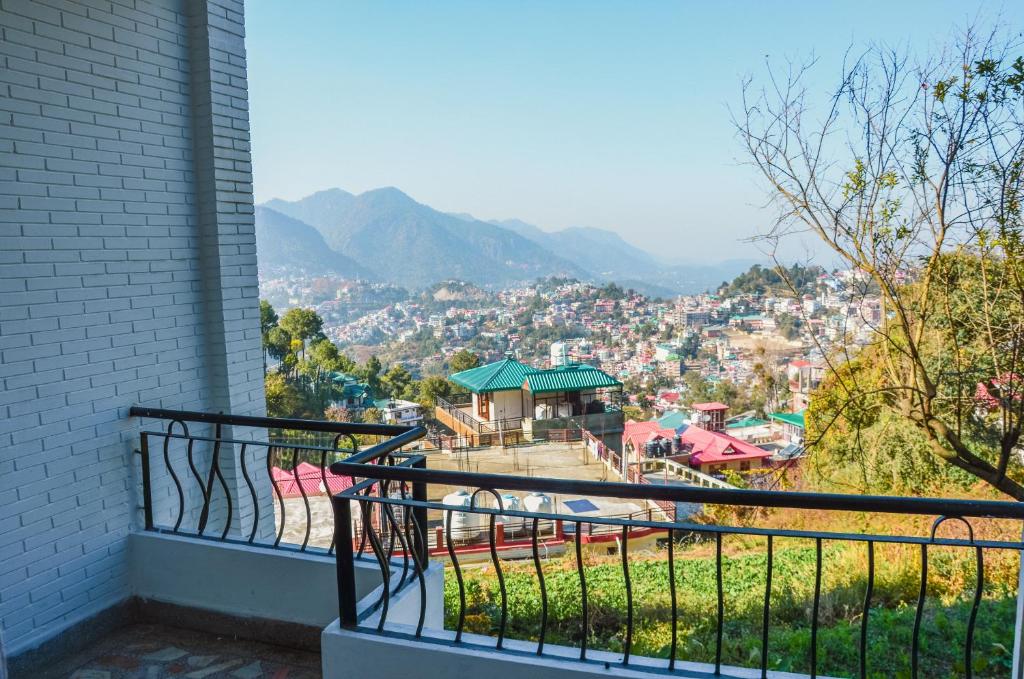 Three bedroom house with private garden