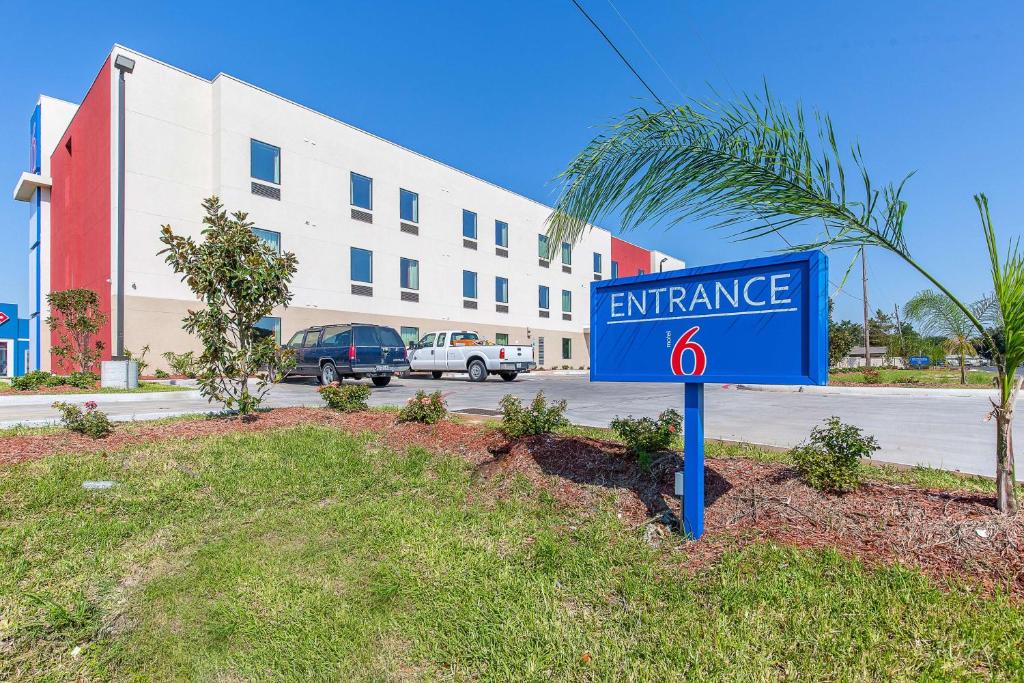 Motel 6 Texas City I-45