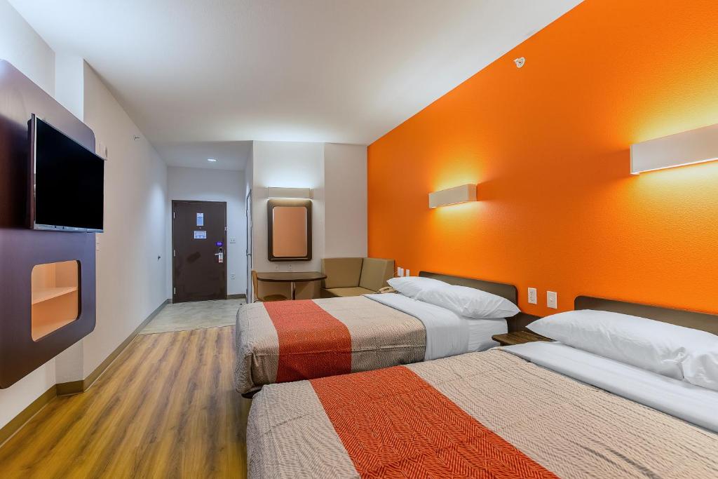 Studio 6 Suites Texas City, TX I 45 South