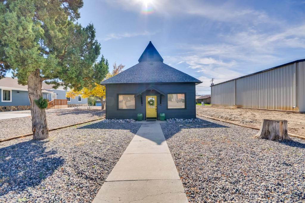 Pet-Friendly Thermopolis Home - Walk to Town!