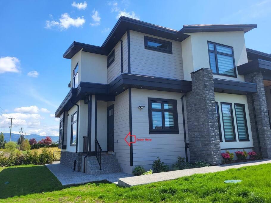 Spacious and Modern