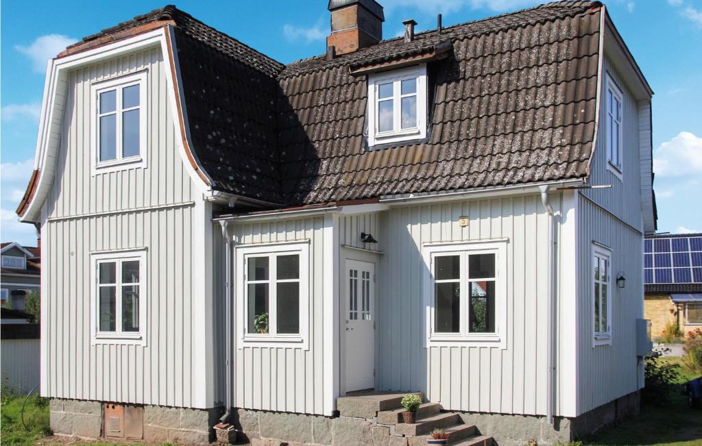 3 Bedroompet Friendly Home In Tingsryd
