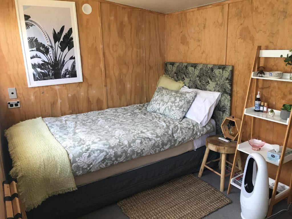 Minimalist Cabin Solo Traveller