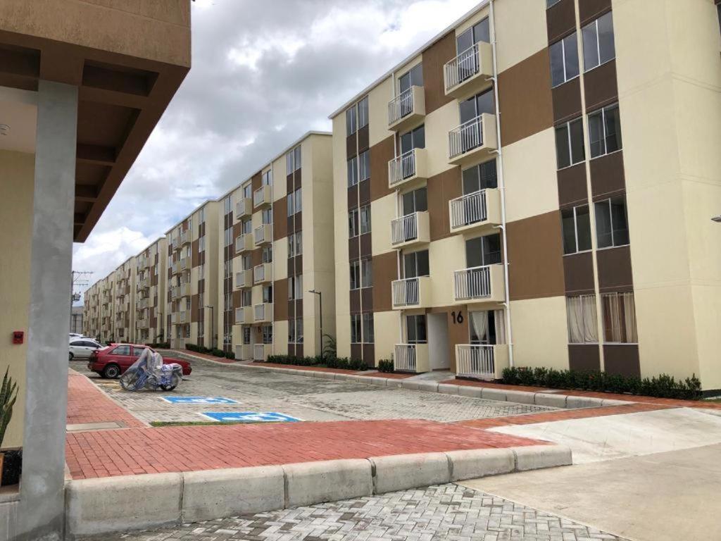 HERMOSO APARTAMENTO NUEVO AMOBLADO Conjunto Goya 503 Neiva