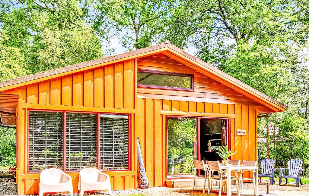 Amazing home in Dwingeloo with WiFi and 2 Bedrooms