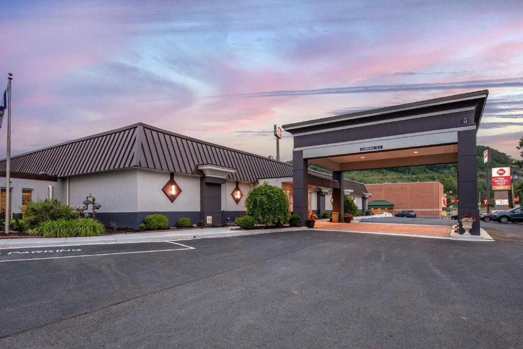 Best Western Plus Bridgeport Inn