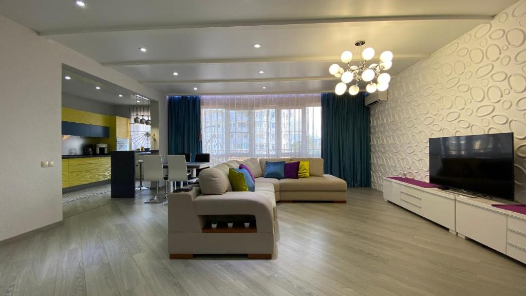 Modern: 2BR+3Balc+Top fl. 120sq.m.
