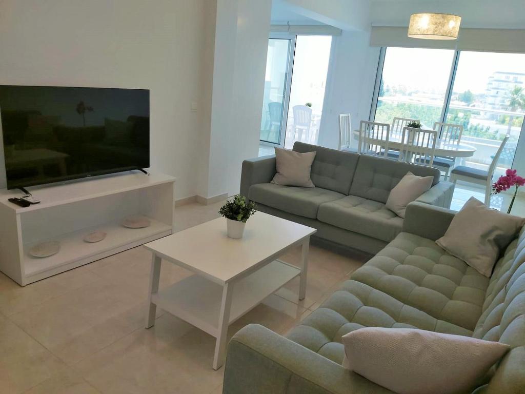 Dinglis Residences 31