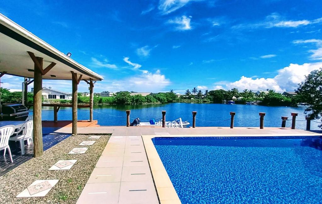 Waterfront Sunset Apartment in Fantasy Island Nadi