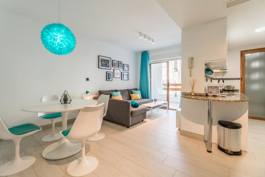 Albir Apartments by Renteando