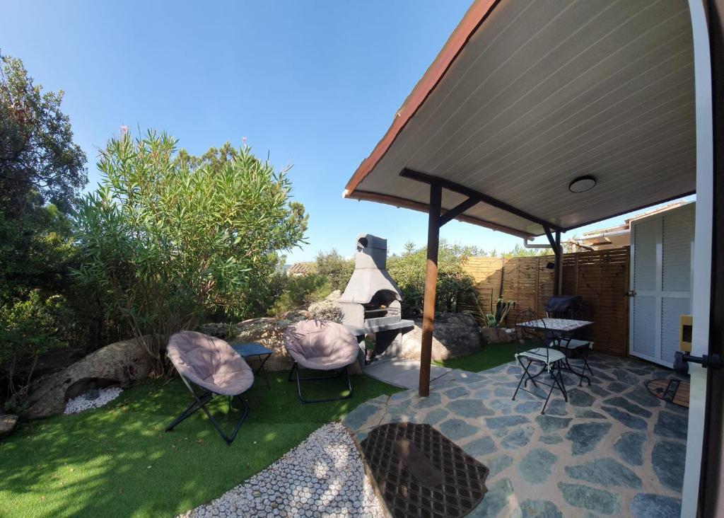 Studio de charme à 300 m de la Plage de Santa Giulia