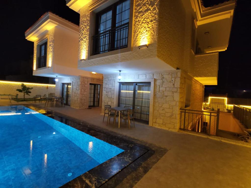 Olea Alaçatı Taş Begonvile B1 Konağı