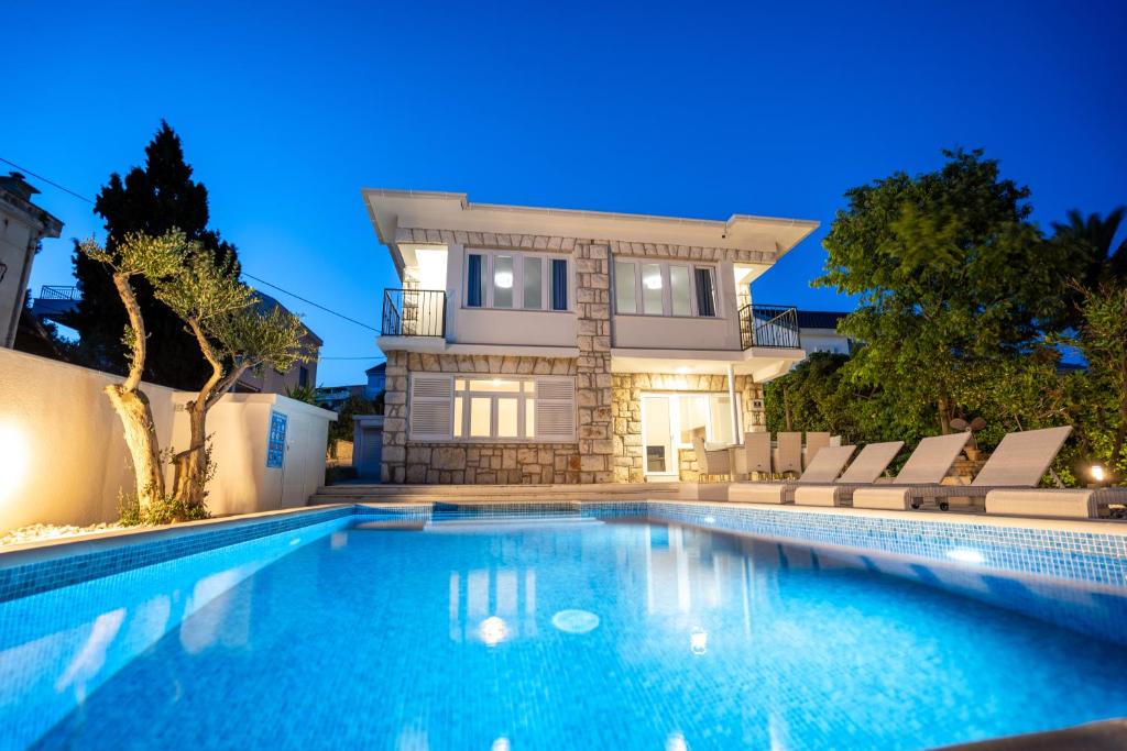 Villa Lucini Dvori