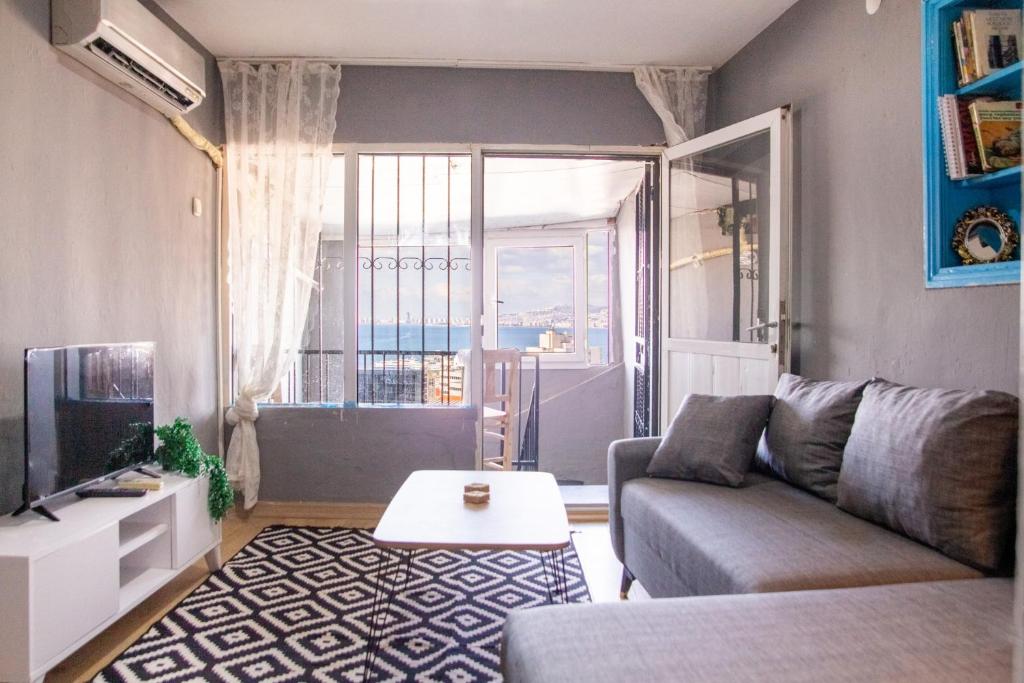 Modern House with Sea View in Izmir