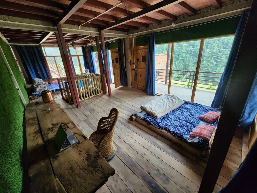 Shoonya Home Stay - Devalsari Deodar Forest Range - 60min from Mussoorie