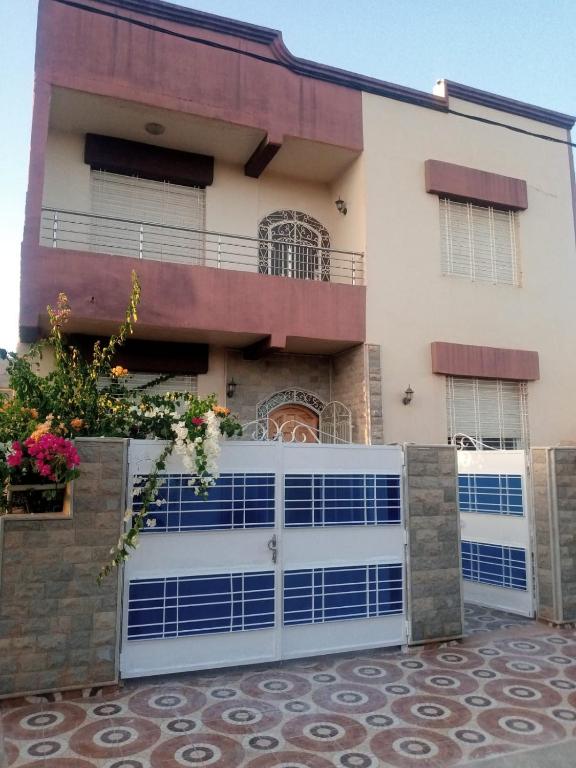 Villa luxueuse et spacieuse de 200m2 avec 10 chambres - Réservez maintenant !