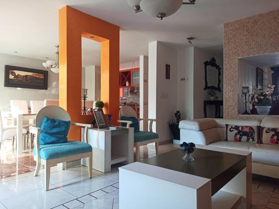Casa con alberca en Altabrisa