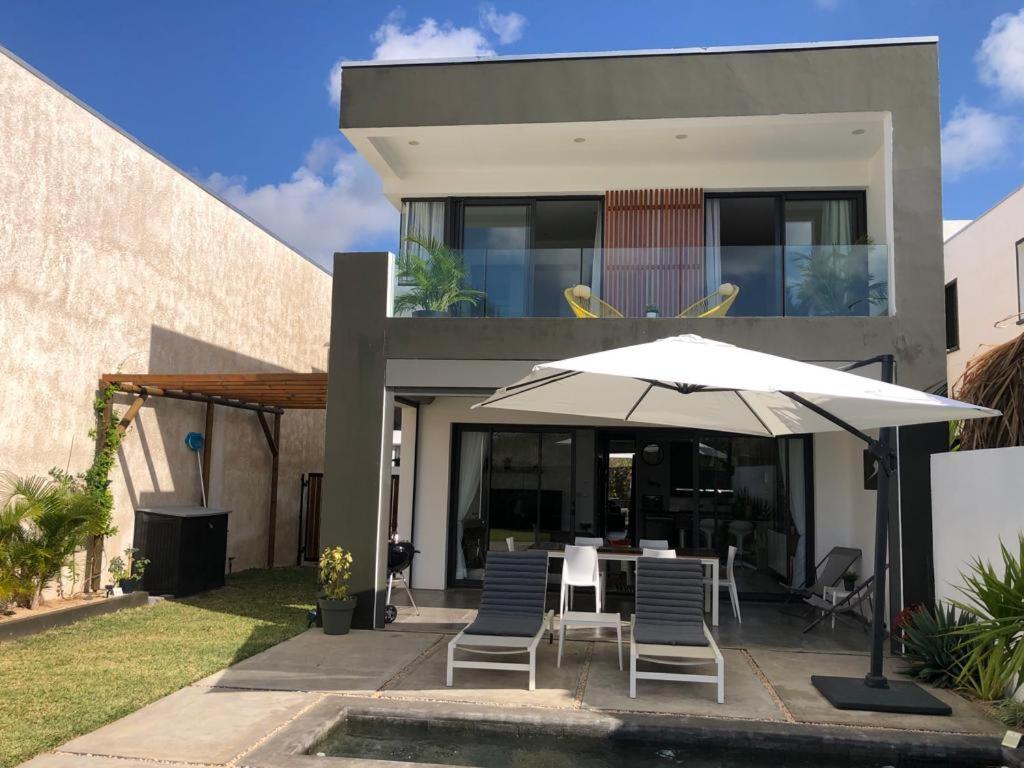Villa neuve et cosy, piscine privée et proche de Grand Baie