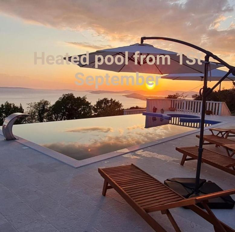 Sea view Luxury Villa Conte with private swiming pool and romantic SPA