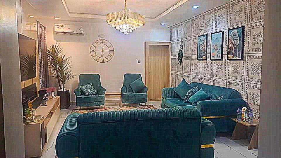 Luxury 4 Bdr Home in the city