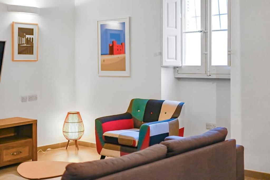 Sliema Unique 4 Bedroom Townhouse Off The Beach
