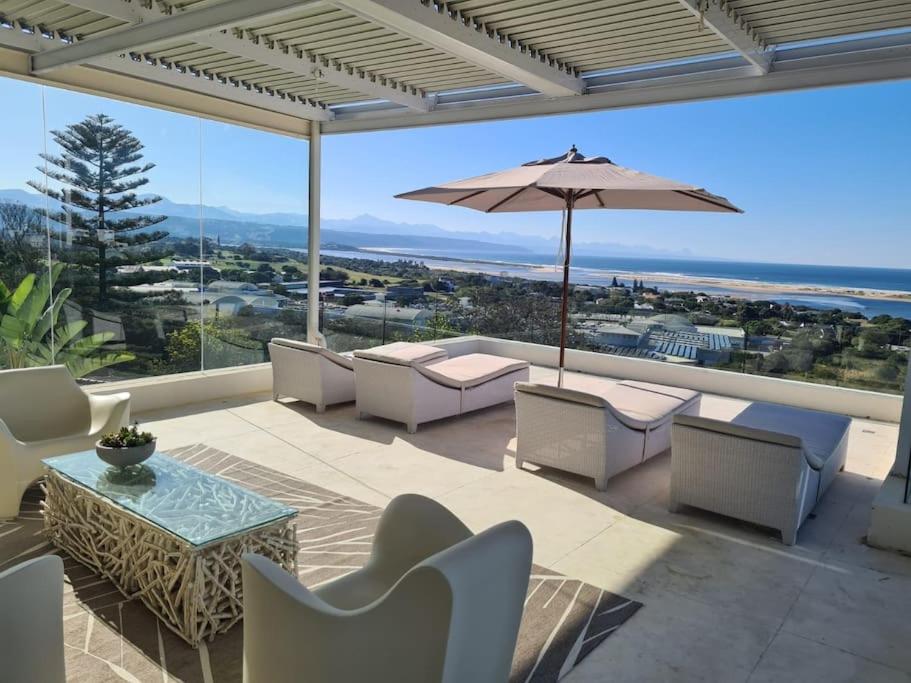 Contemporary villa with heated pool and amazing views