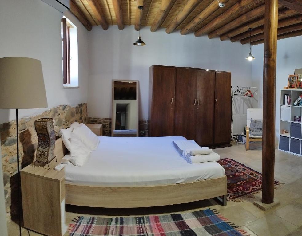 The Family Nest - Traditional Serenity