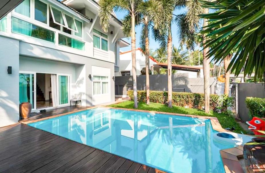 Poolvillapanwa