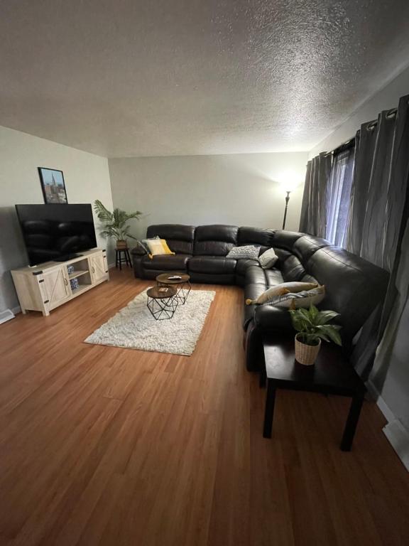 Quiet & Cozy home near Hospitals