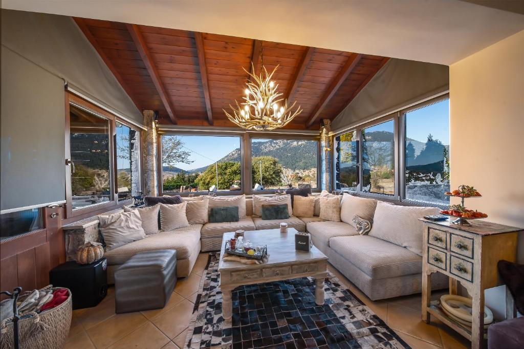 Arachova Mountain Villa