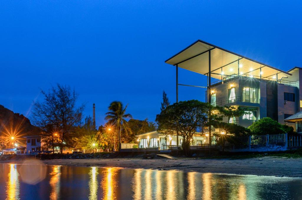 Aownoi Bay Resort
