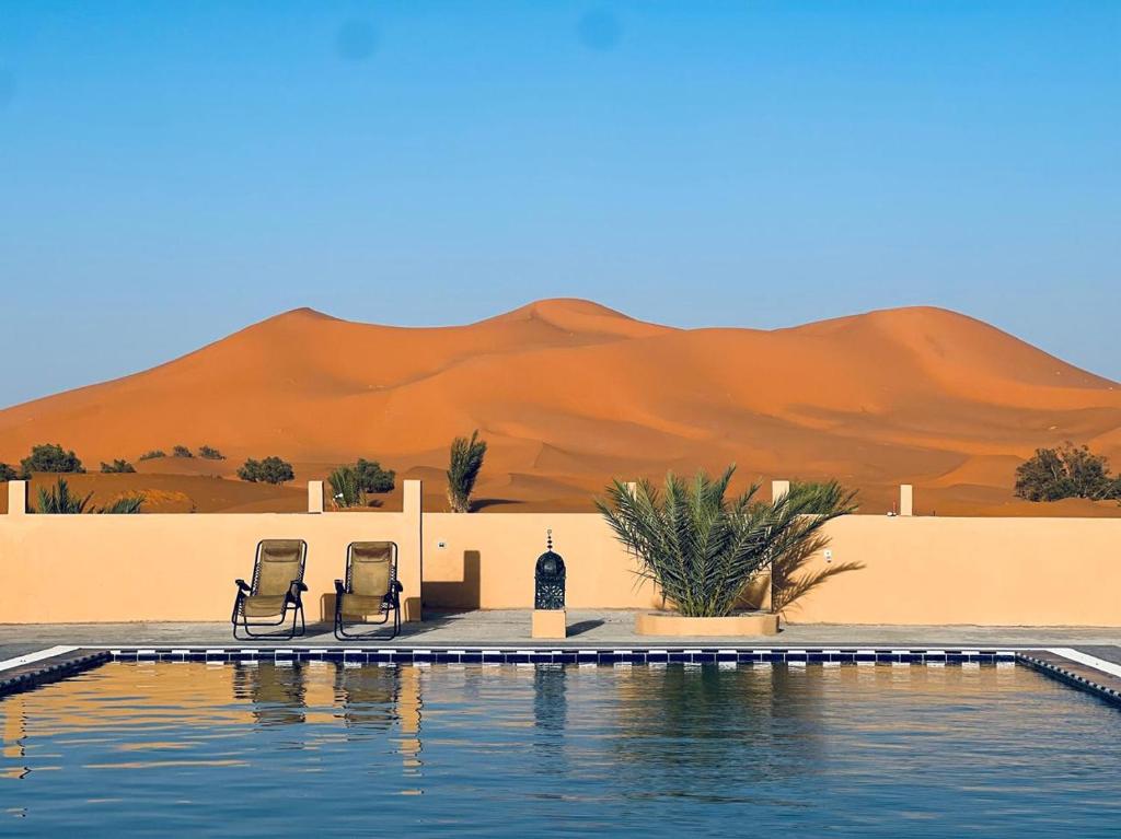 Hotel Camping Les Roses Des Dunes & Piscine