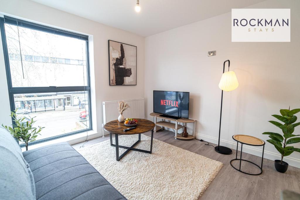 Apartment 1 - Brentwood - Spacious Apartment close to High Street with 2 bedrooms